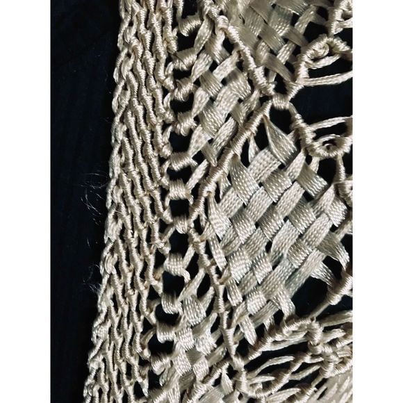 Wrap, Vintage Ivory/Peach 1990s Silk Macreme Shawl with long Fringe - Picture 7 of 10